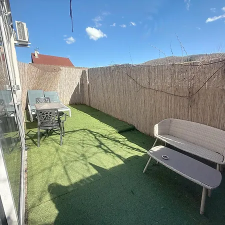 La Discrete Romantique, Avec Jacuzzi Apartment